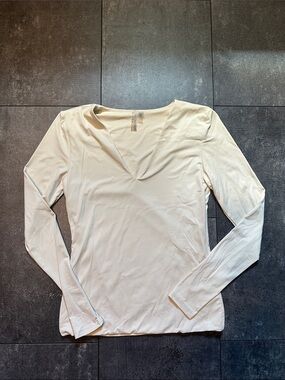 Mango Cream V-Neck Long Sleeve Top
